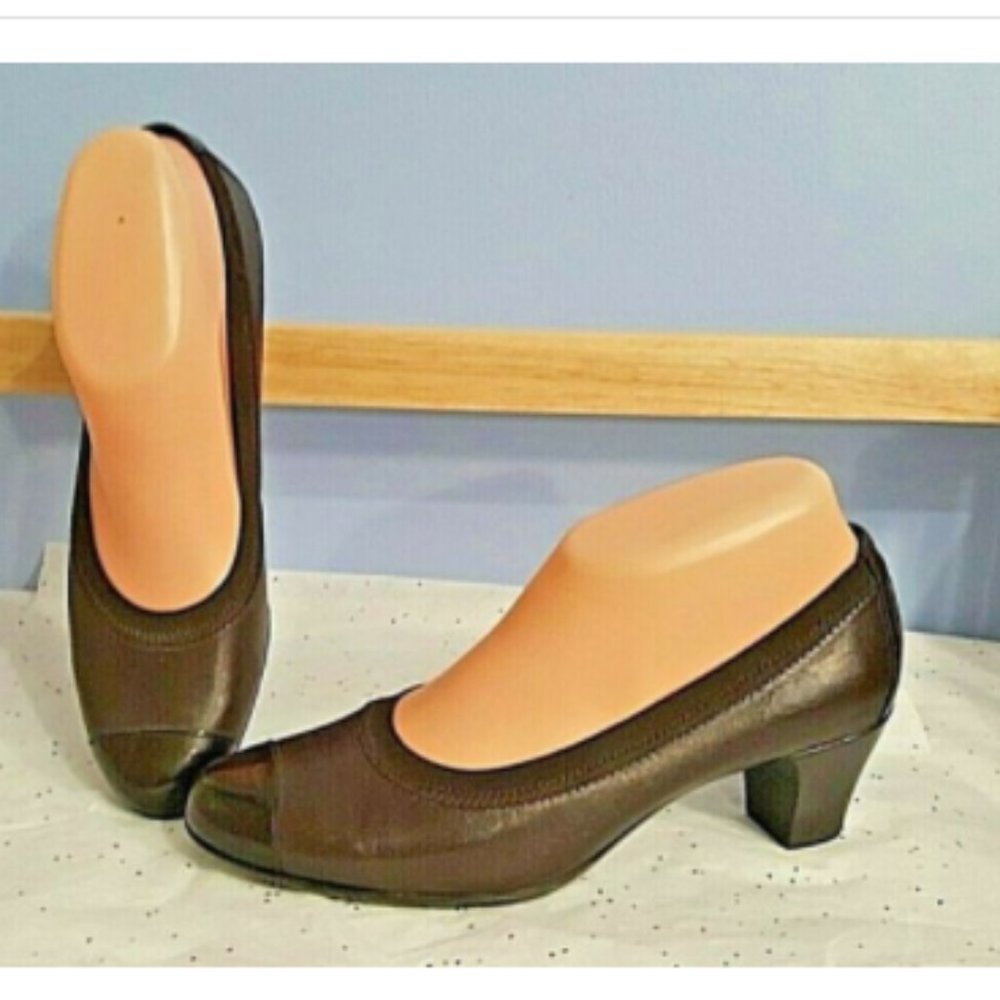 Munro Size 7 N Brown Pumps Shoes NWT $175